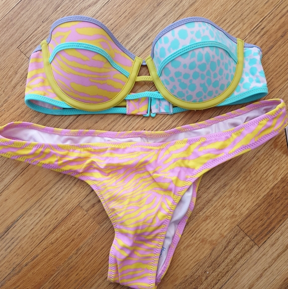 Victoria's Secret Swim Bikini Top and Bottom - Picture 2 of 5